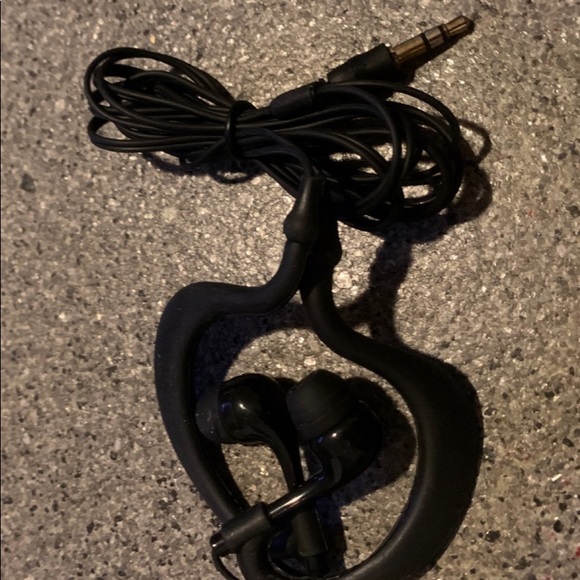 Black Headphones Wired Earbuds - Picture 4 of 4